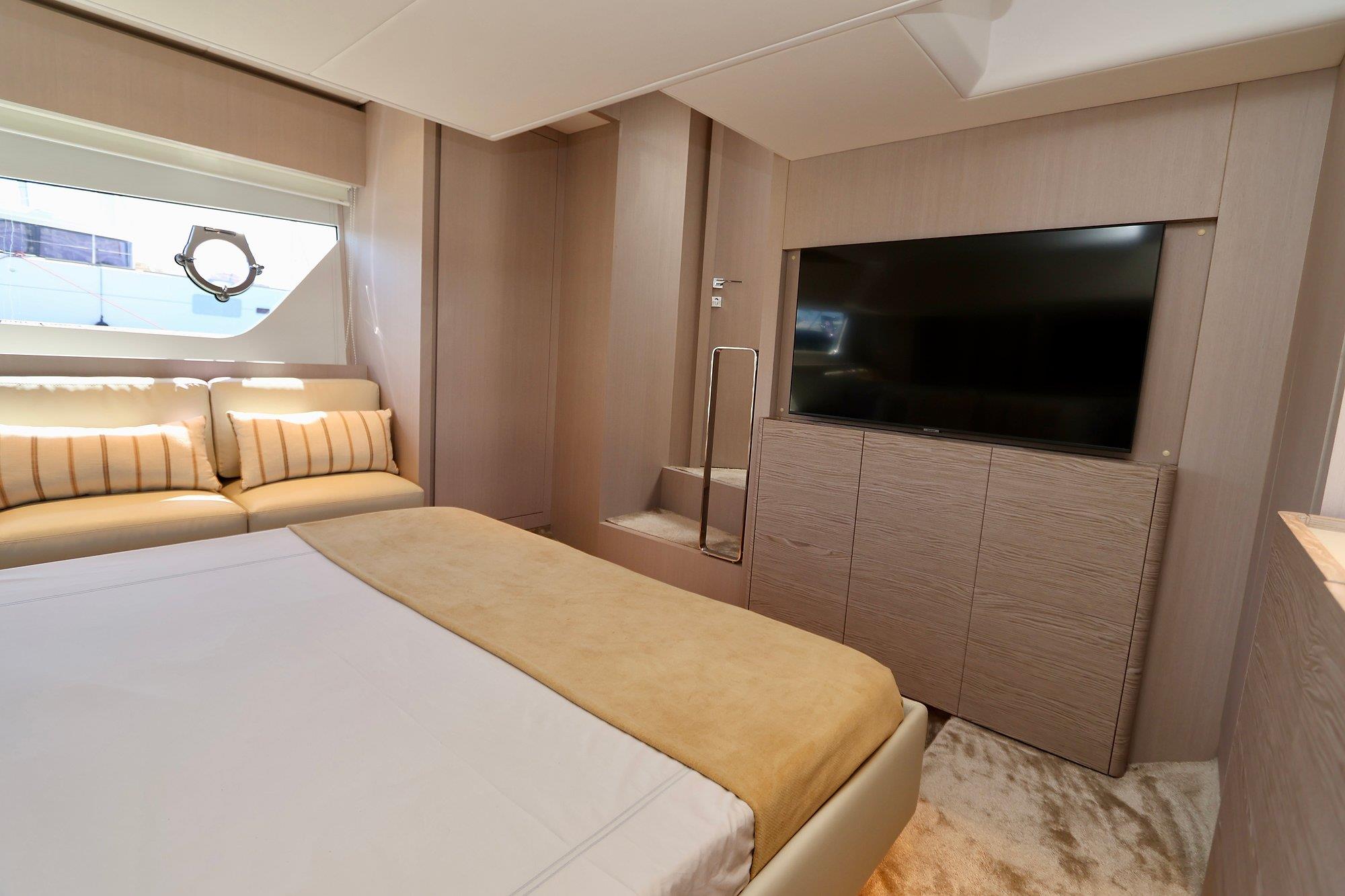 2023 FERRETTI YACHTS 500 